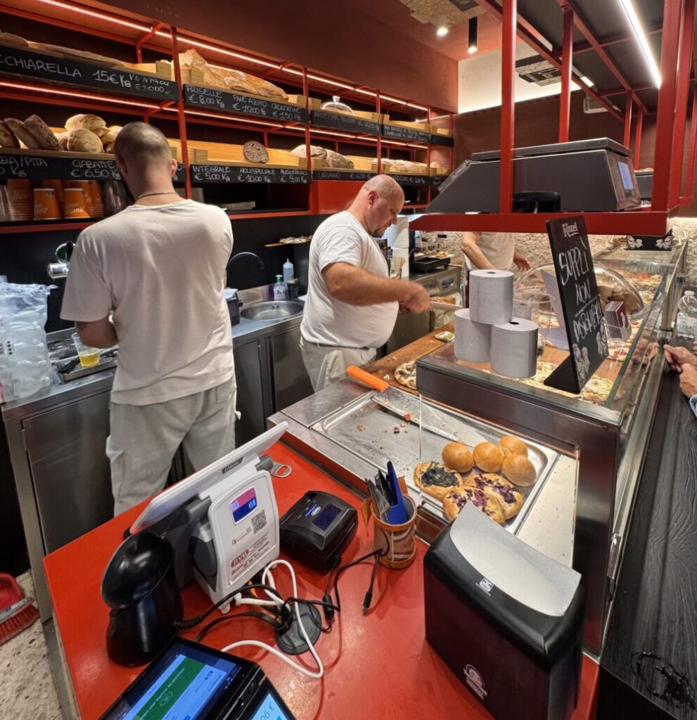 Eroi Della Pizza atomosphere